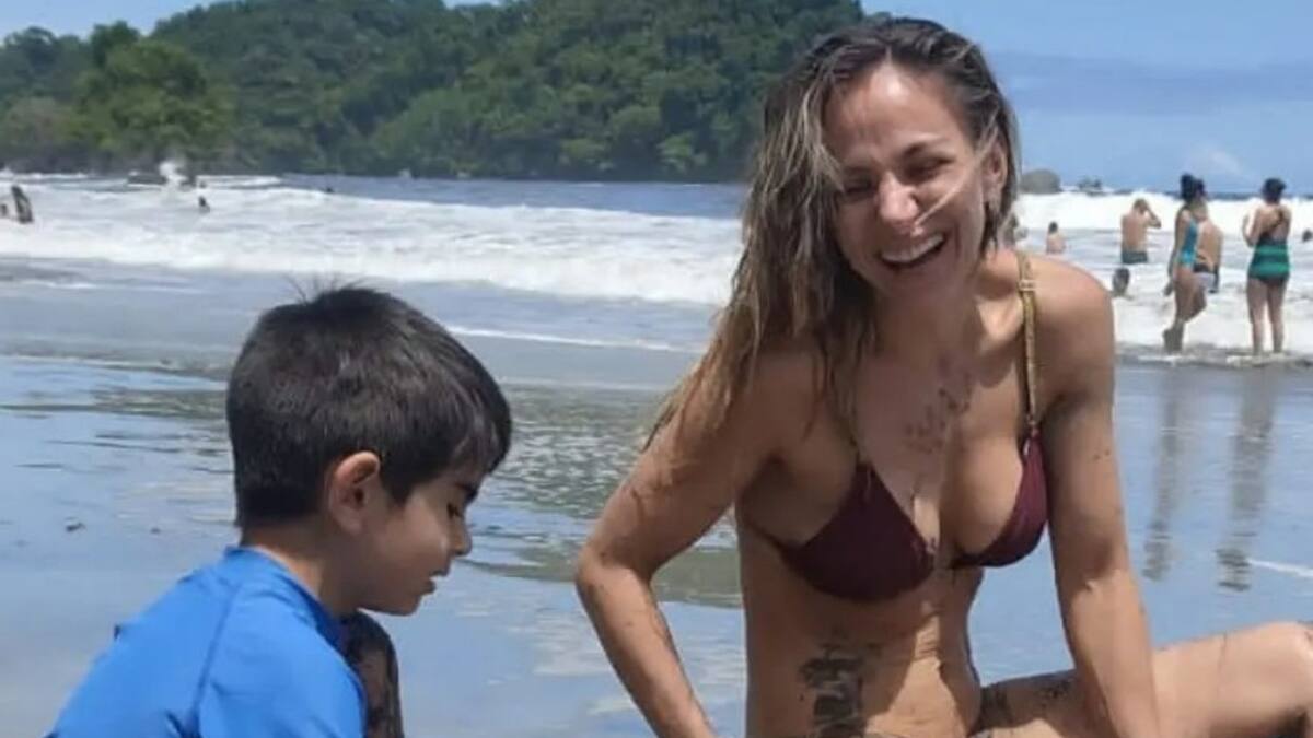 La actriz Mariana Derderian junto a su hijo Pedro. Foto: Instagram.