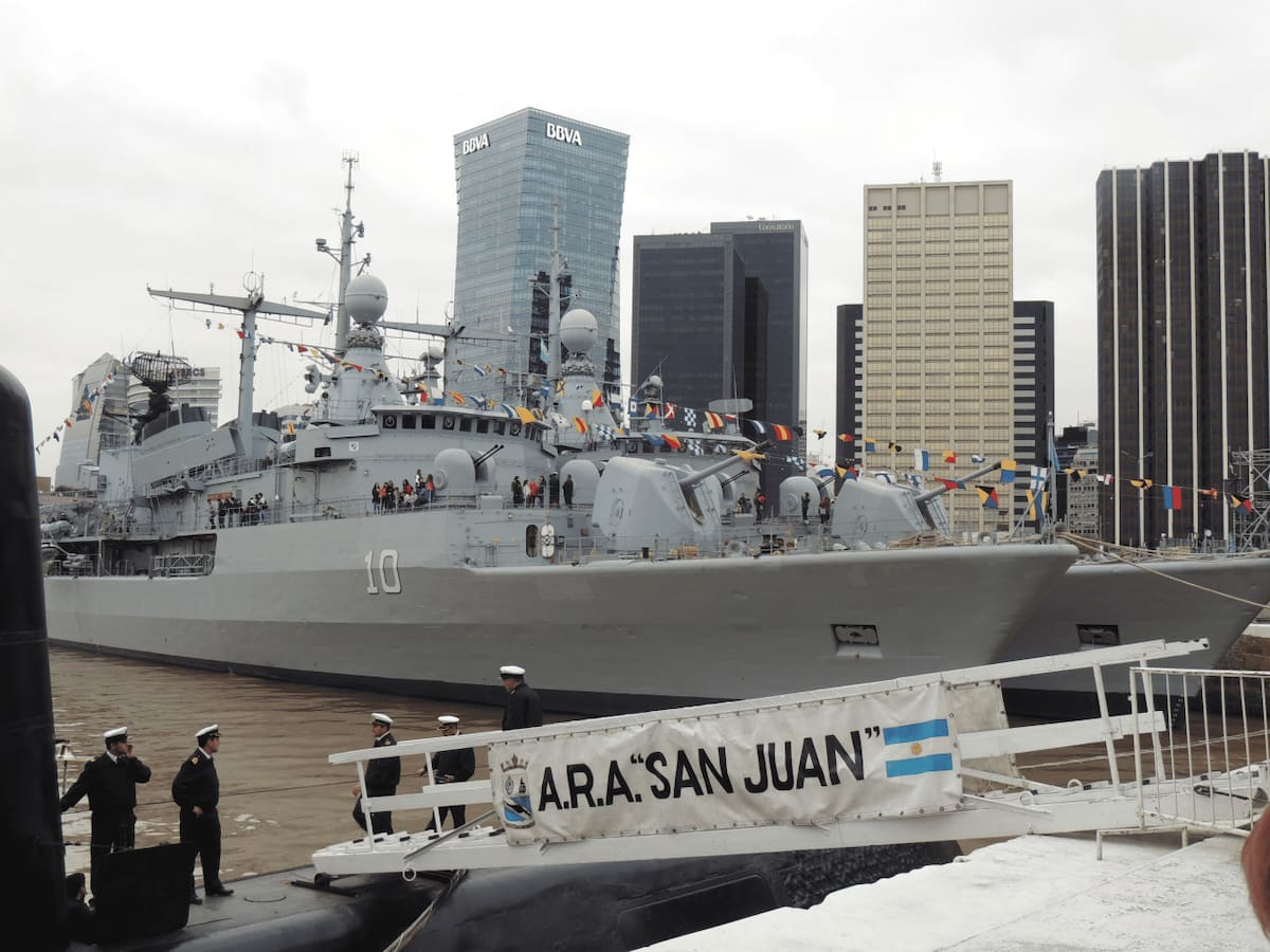 La Armada lucirá un impresionante buque en Puerto Quequén. Foto: Wikipedia.