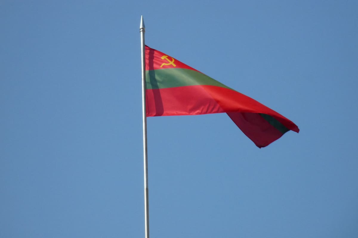 La bandera de Transnistria. Foto: Wikipedia.