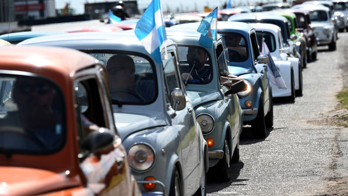 La caravana de "Fititos". Foto: Télam