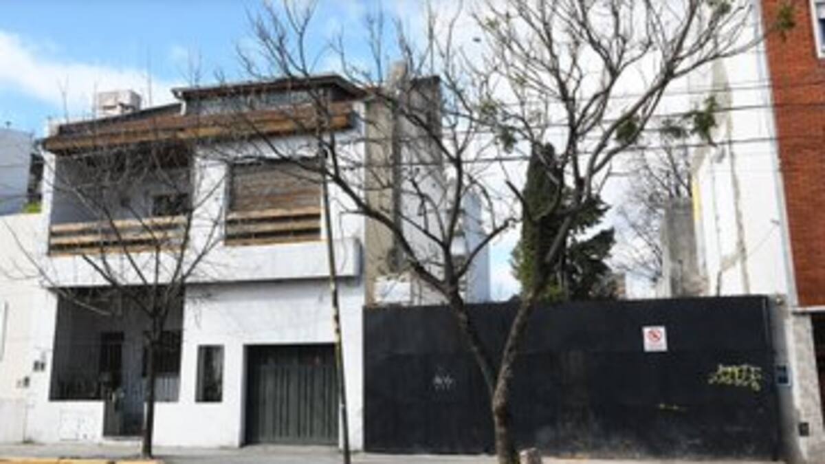 La casa donde fueron hallados los restos óseos de Diego Fernández Lima.