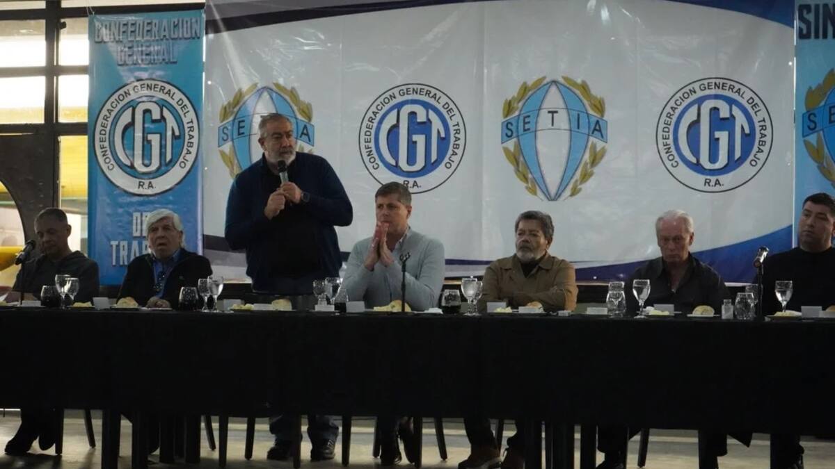 La CGT logró bajar artículos clave de la reforma laboral.