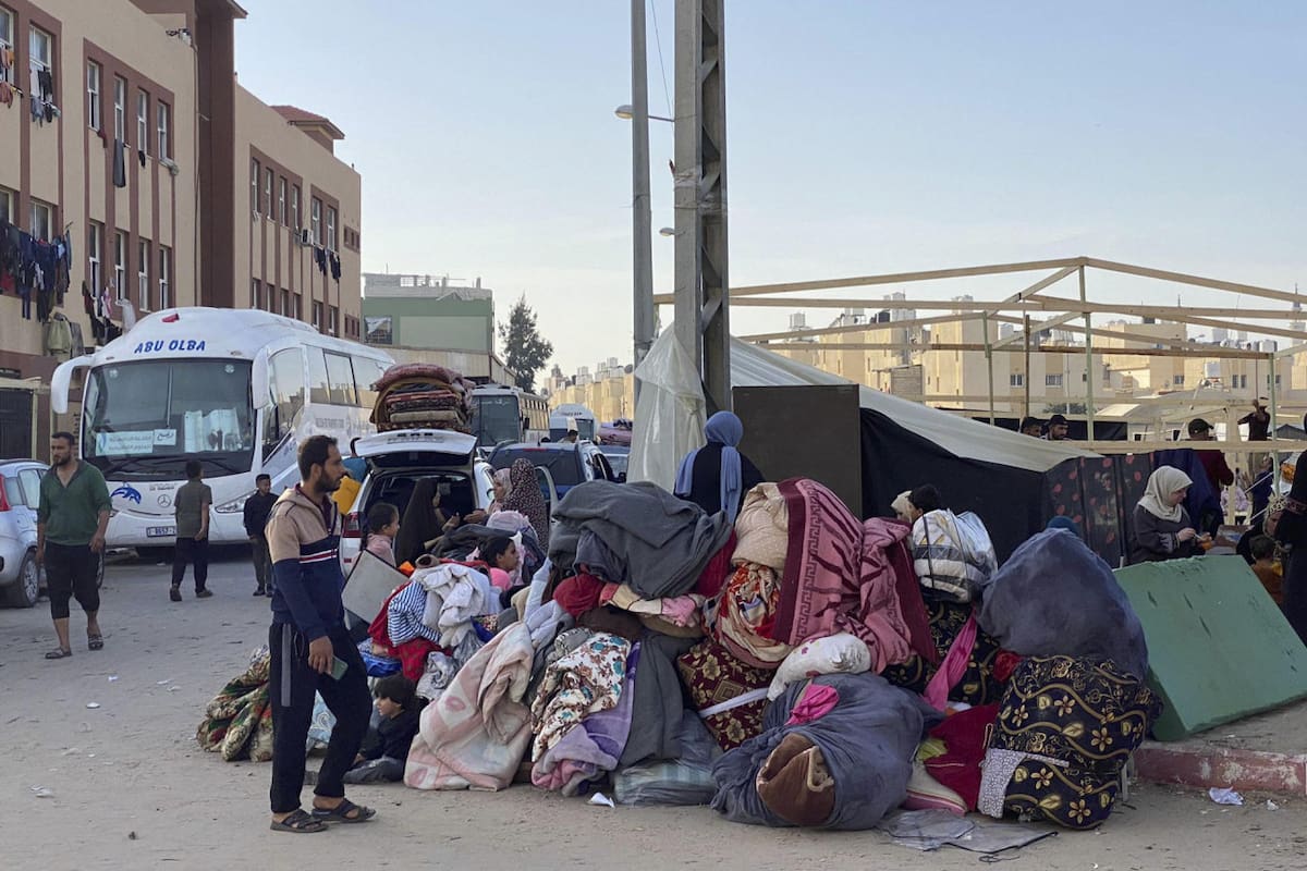 La crisis ambiental y humanitaria que viven las personas en Jan Yunis. Foto: EFE.