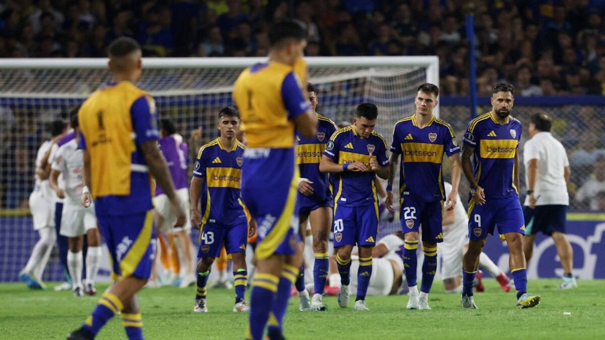 La desolación de Alan Velasco tras la eliminación de Boca. Foto: Reuters (Gonzalo Colini)