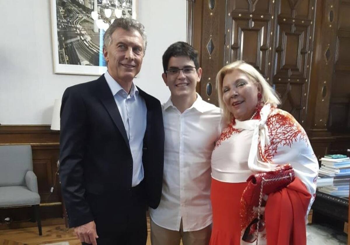 La diputada Elisa Carrio ingresa a la Casa Rosada para participar de una reunion con el presidente Mauricio Macri, NA