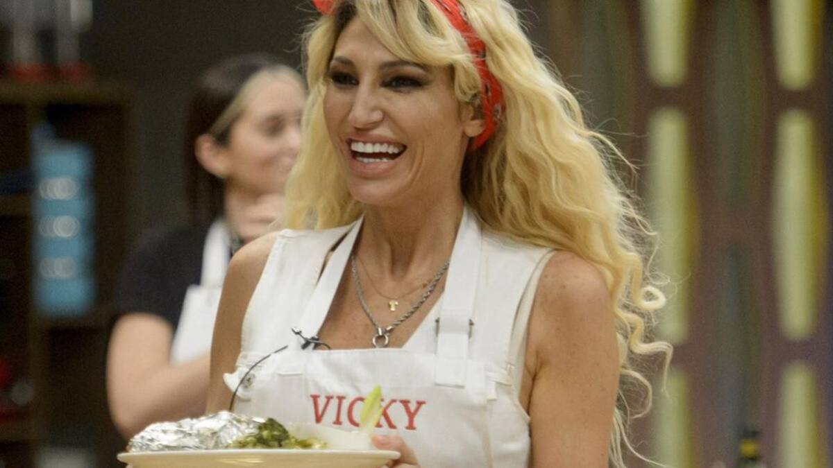 La divertida confusión de Vicky Xipolitakis en el debut de Masterchef Celebrity
