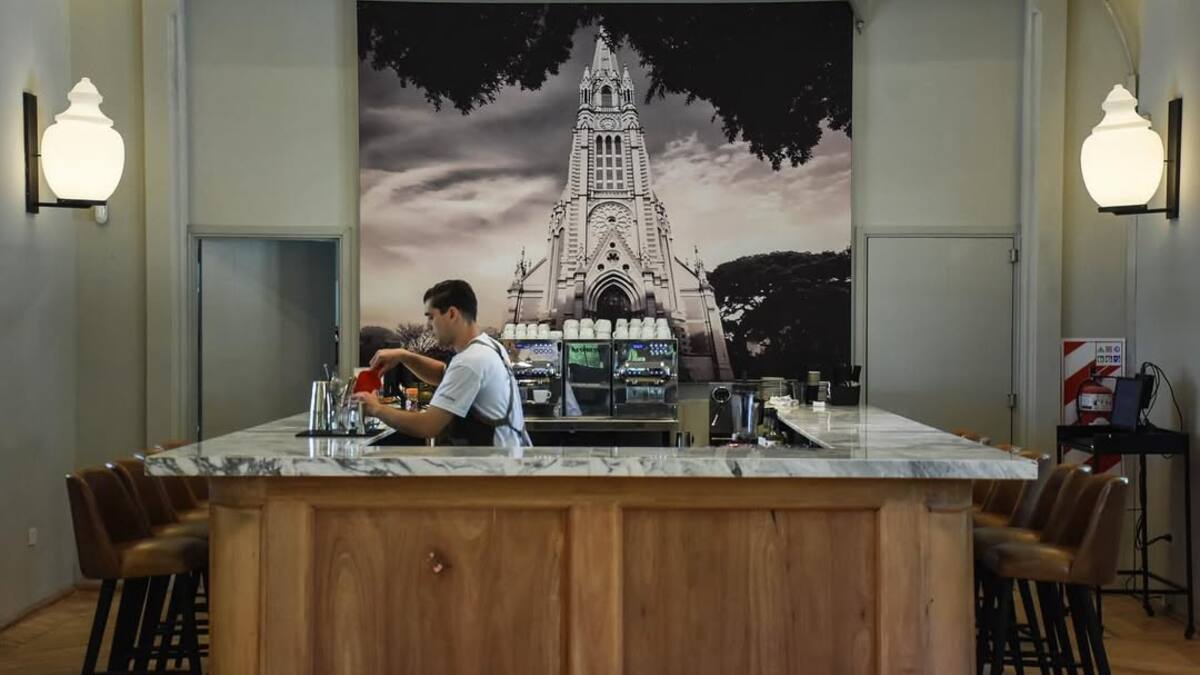 Una histórica estación de tren guarda un café secreto.