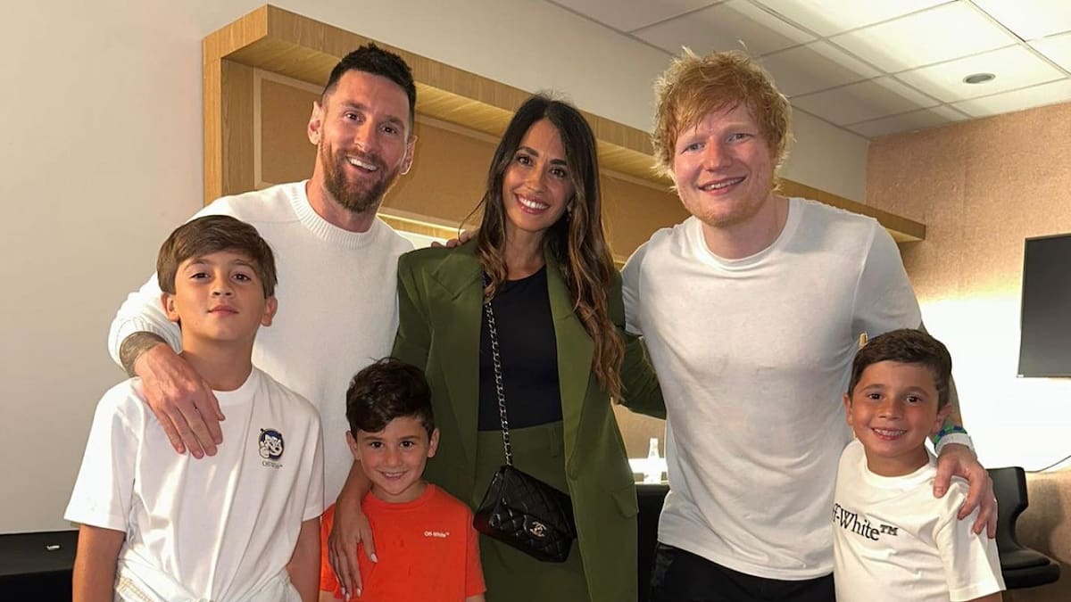 La familia junto a Ed Sheeran. Foto: Instagram @leomessi.