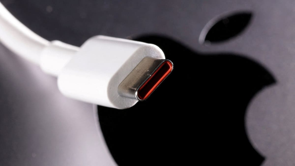 La ficha de carga de USB tipo C del iPhone 15. Foto: Reuters.
