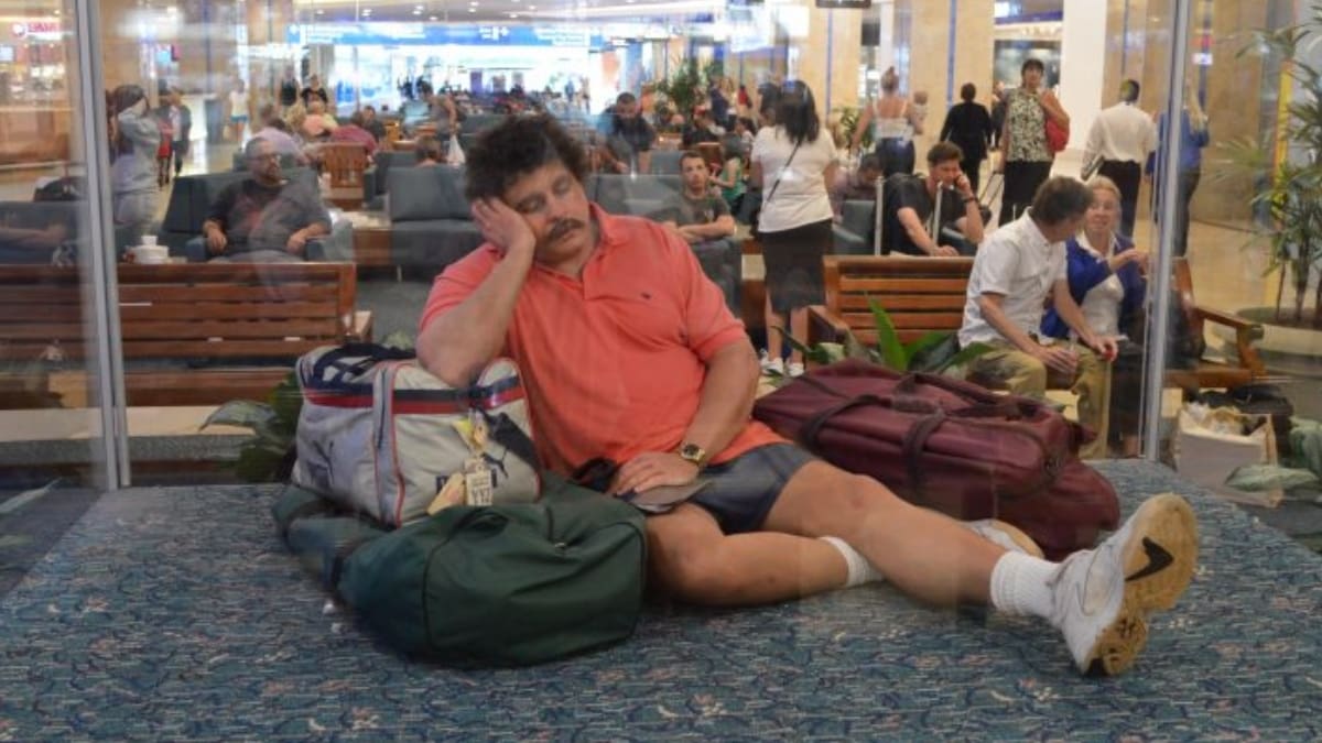 El hombre que “se quedó dormido” y espera su vuelo hace más de 40 años en el aeropuerto de Orlando sin salir
