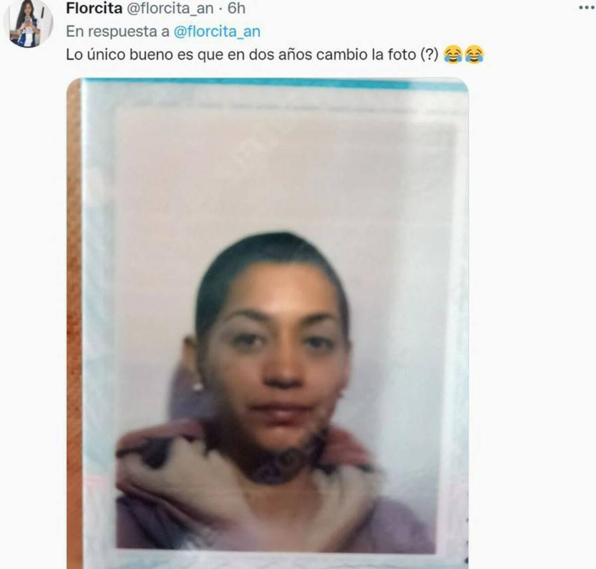 La foto anterior de su documento. Foto: Twitter/florcita_an