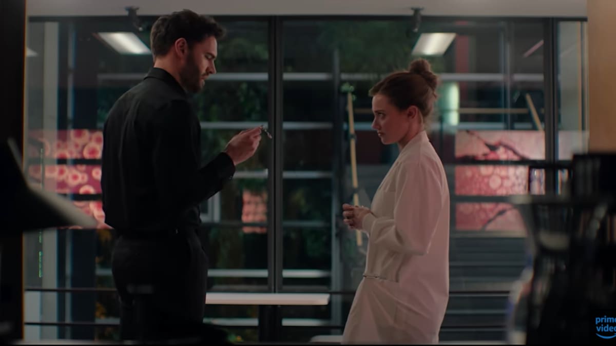 Pochoclos, lluvia y pelis en Prime Video: cuál es la nueva comedia romántica con Lili Reinhart #1 en Argentina