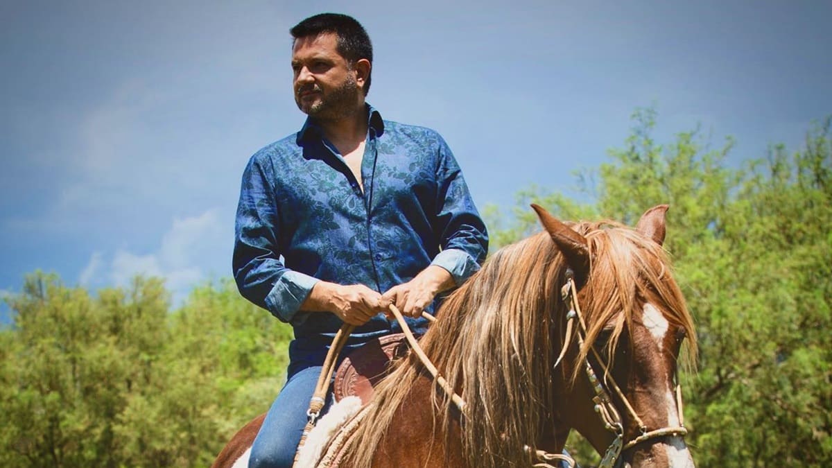 Así es la impresionante finca que tiene Jorge Rojas: predio para recitales de folklore y una capilla familiar que es furor