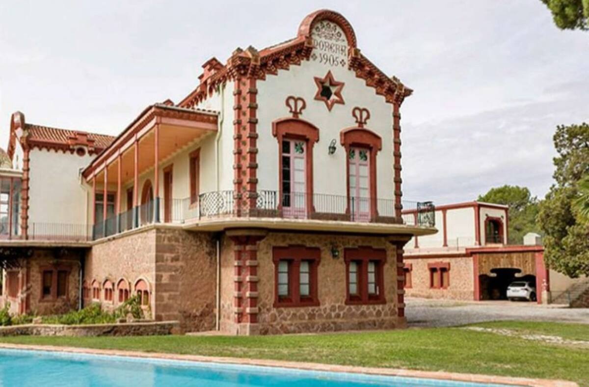 La mansión de Rauw Alejandro y Rosalía. Foto: X