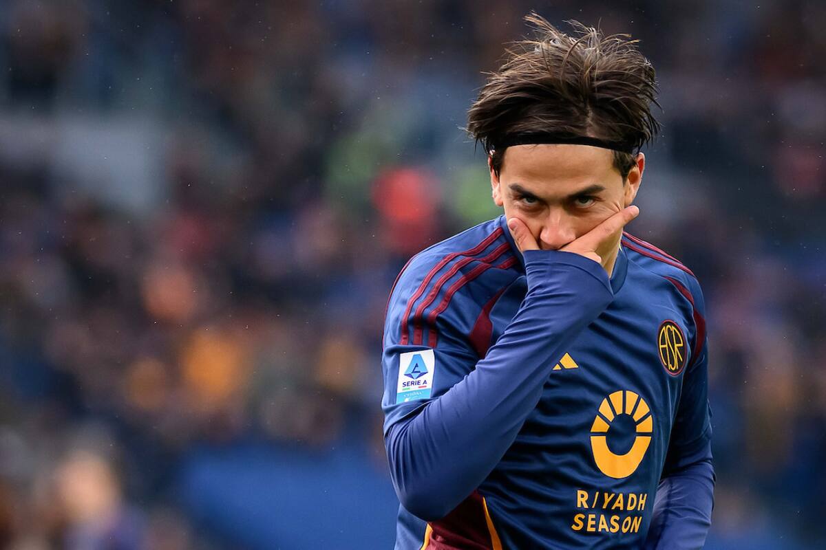 La máscara, el tradicional festejo de Paulo Dybala. Foto: X @OfficialASRoma.