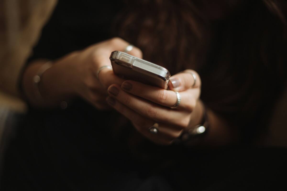 La memoria del celular llena es un problema recurrente. Foto: Unsplash.