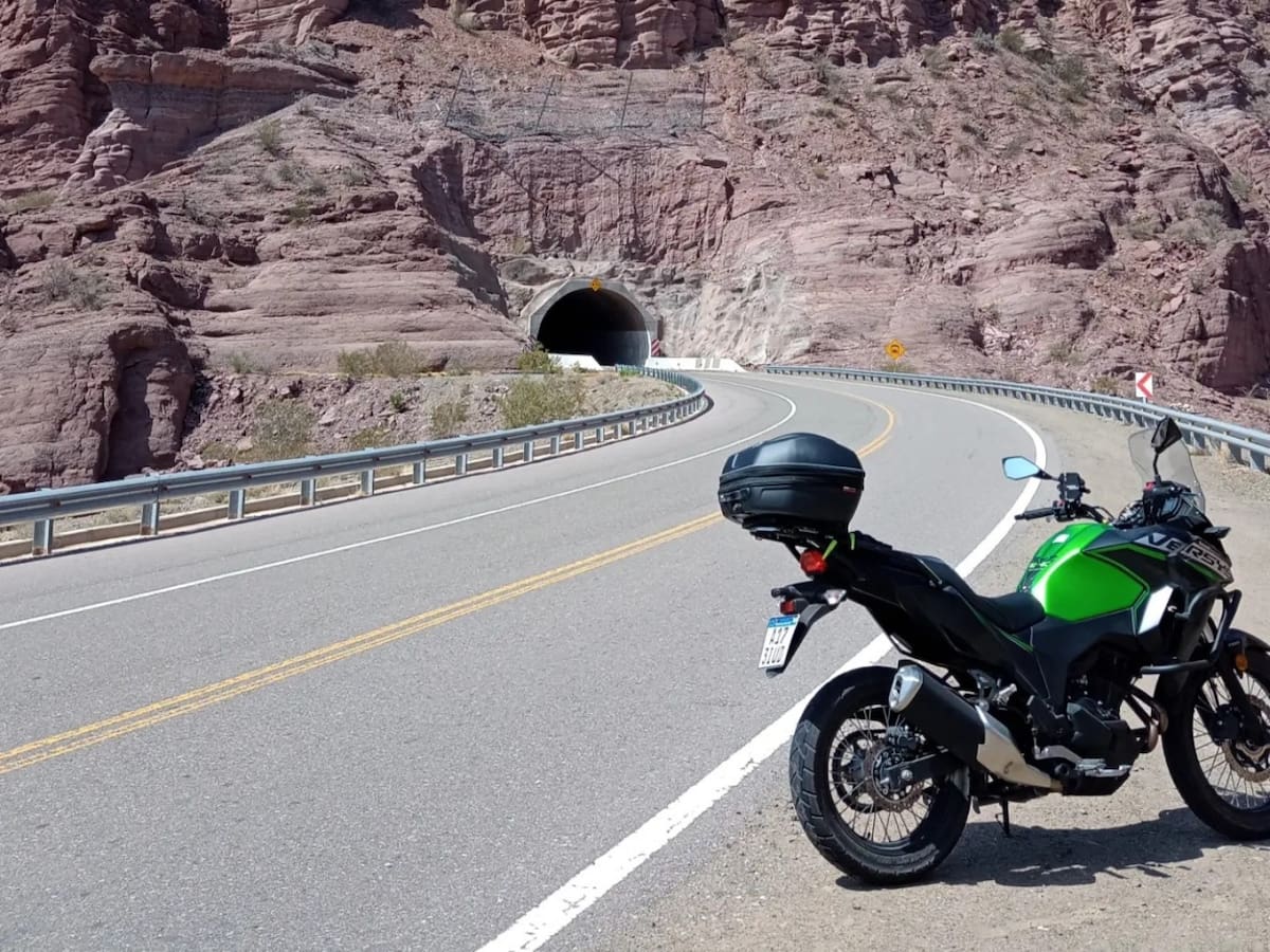 La moto de Sergio Luis Biondini, el motociclista que falleció tras ser embestido por un camión cerealero. Foto: Facebook / Sergio Biondini.