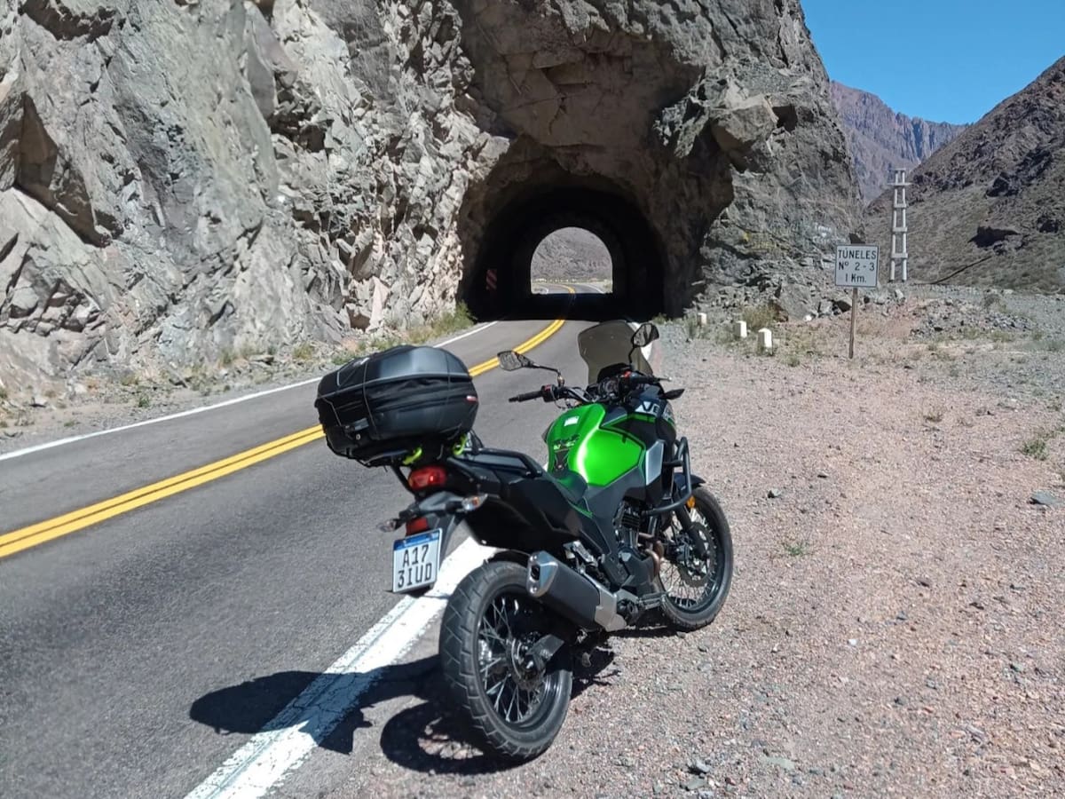 La moto de Sergio Luis Biondini, el motociclista que falleció tras ser embestido por un camión cerealero. Foto: Facebook / Sergio Biondini.
