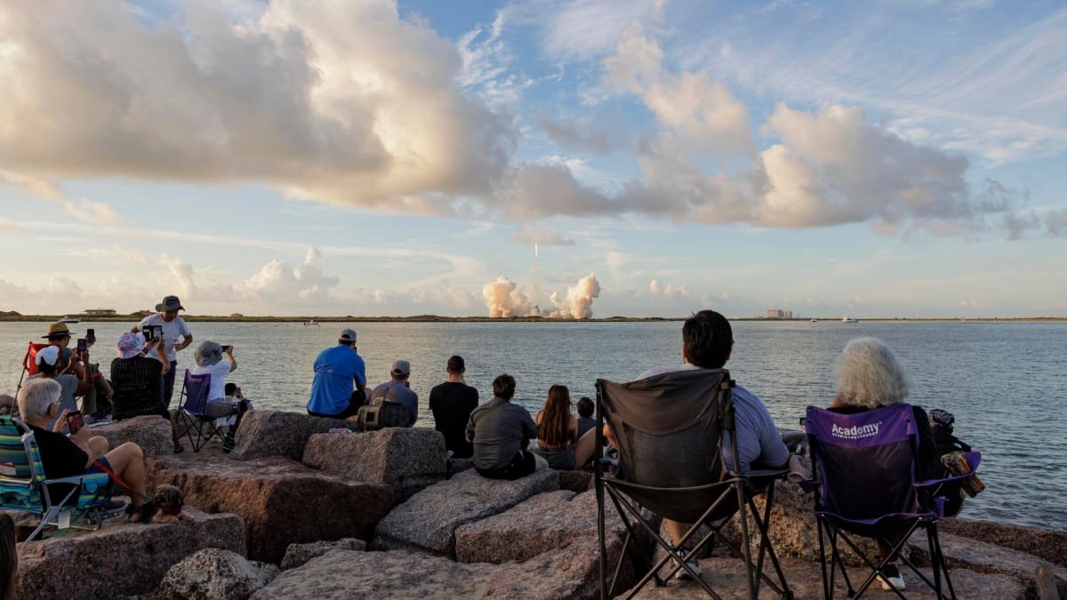 SpaceX puso por primera vez a la gigantesca Starship en órbita y amerizó frente a Chile