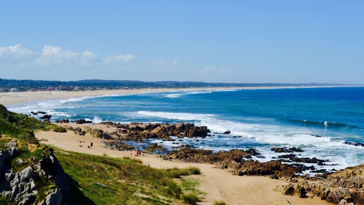 Una de las playas de Uruguay más elegida por los argentinos. Foto turismorocha.gub.uy