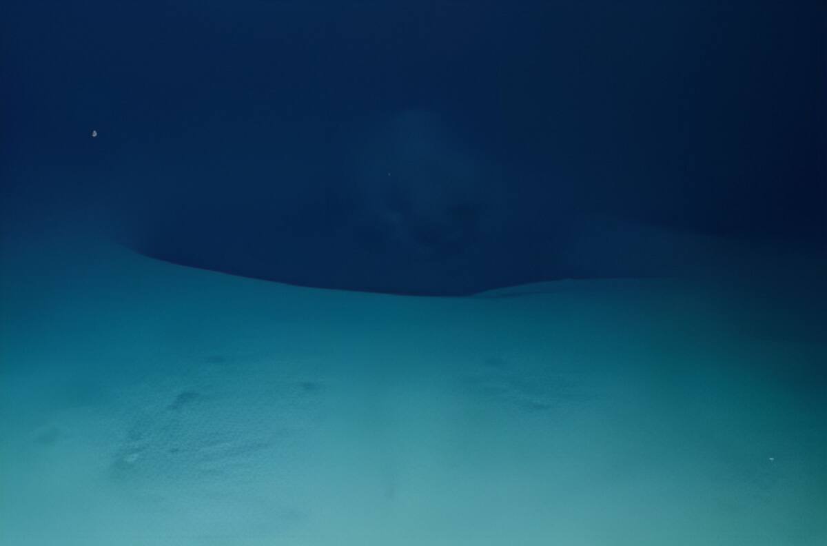 La pileta de salmuera encontrada en las profundidades del Mar Rojo estaba a unos 1700 metros bajo la superficie. Foto: Ocean X.