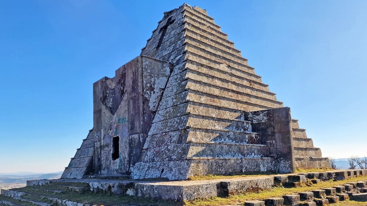 La Pirámide de los Italianos, en España.