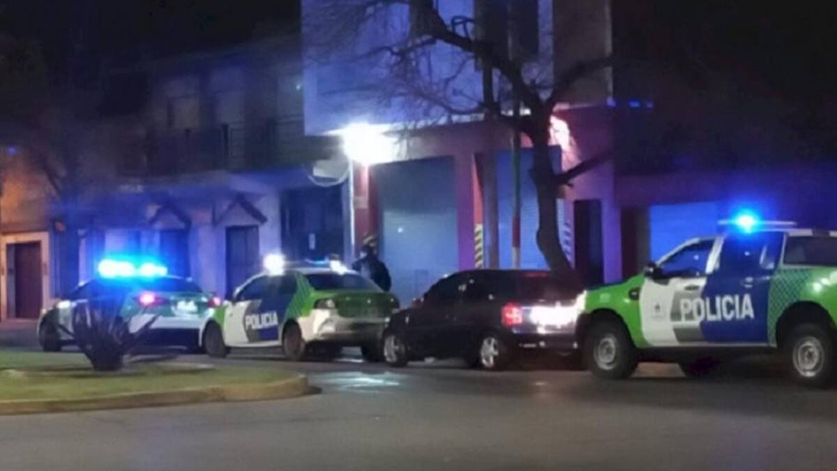 La Plata: una joven denunció que un hombre se metió en su cama, la amenazó y abusó de ella