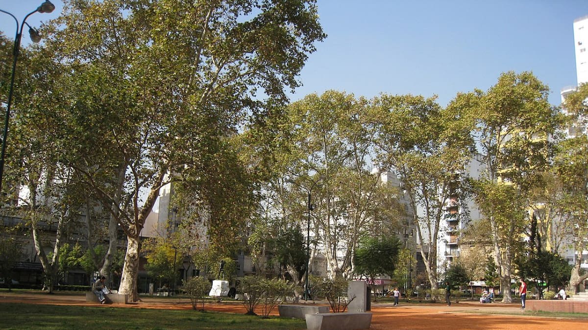 La plaza anteriormente era llamada Plaza de los Ingleses