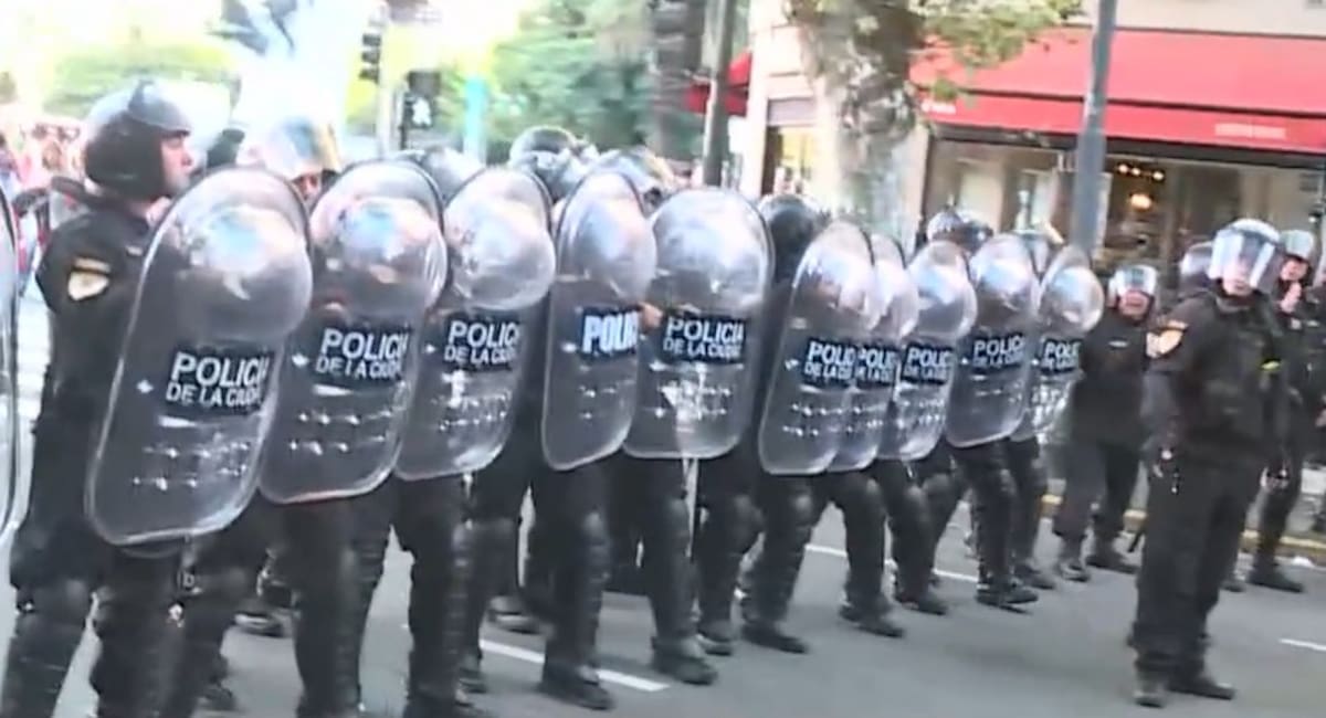 protesta por ley de glaciares en el congreso