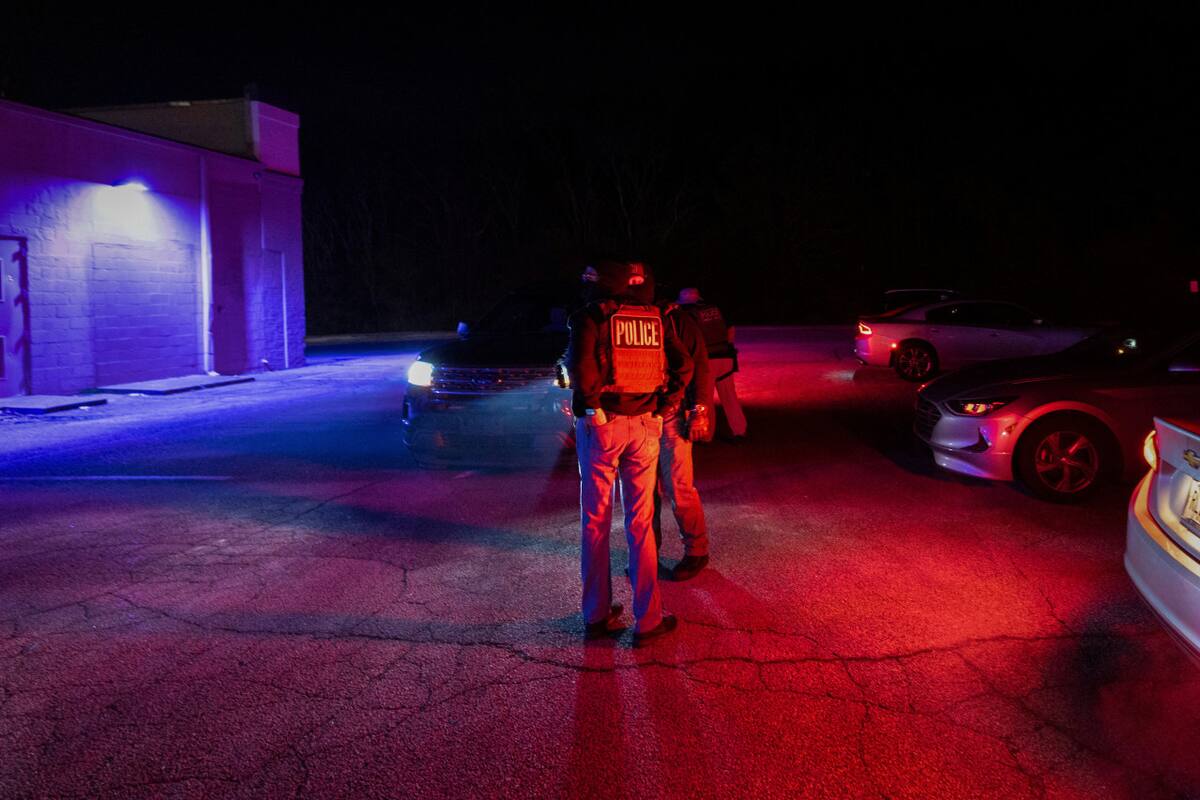 La policía estadounidense, dispuesta a arrestar inmigrantes indocumentados. Foto: Reuters/Carlos Barria.