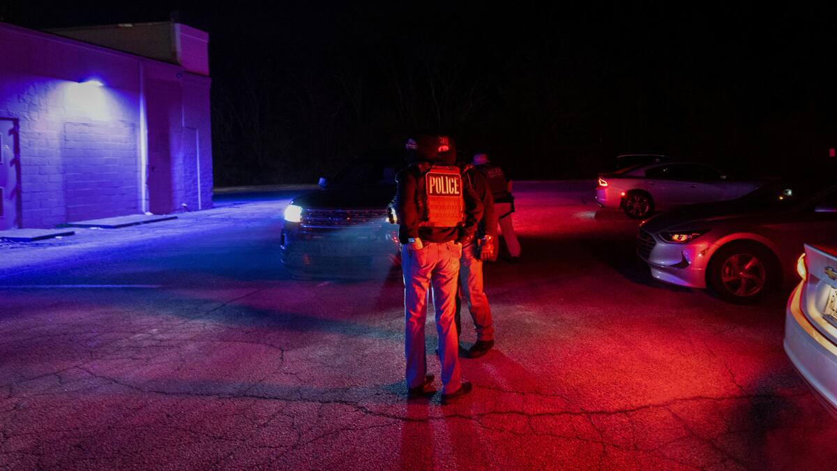 La policía estadounidense, dispuesta a arrestar inmigrantes indocumentados. Foto: Reuters/Carlos Barria.
