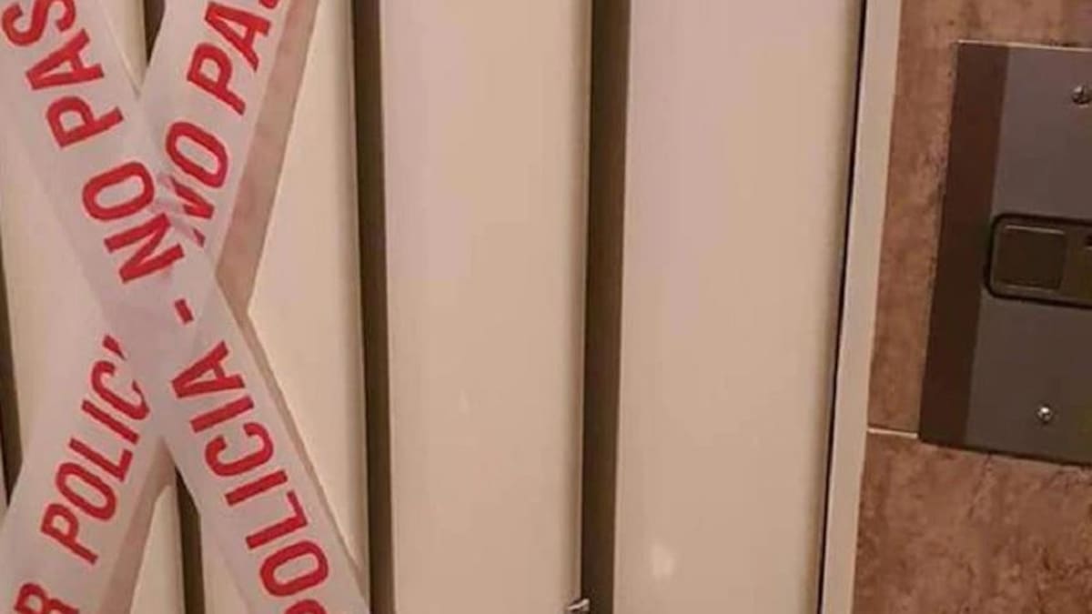 La puerta del ascensor donde murió Lucero