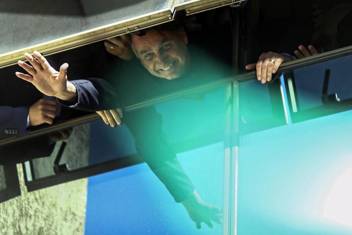 La recepción de Jair Bolsonario en su regreso a Brasil. Foto: EFE.