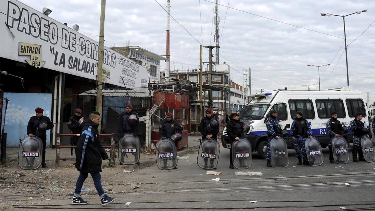 La Salada - Operativo policial (NA)