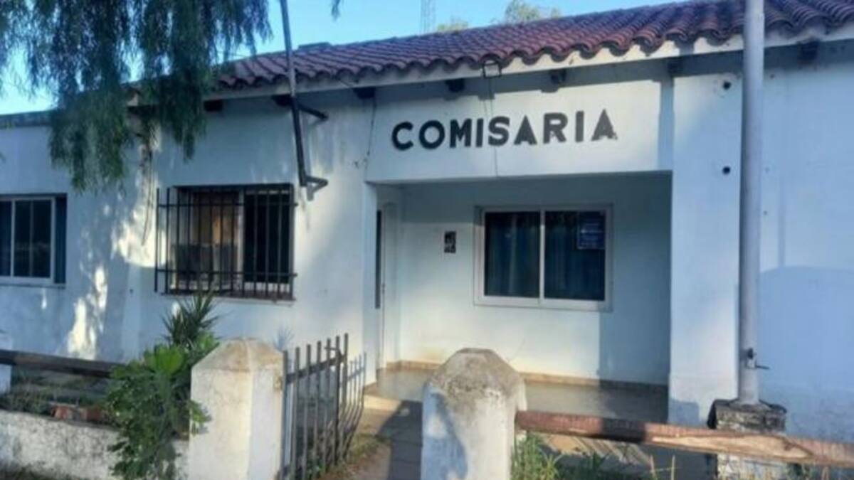 La Subcomisaria 20° (Santa Fe) afectada por el operativo criminal. Foto: NA.