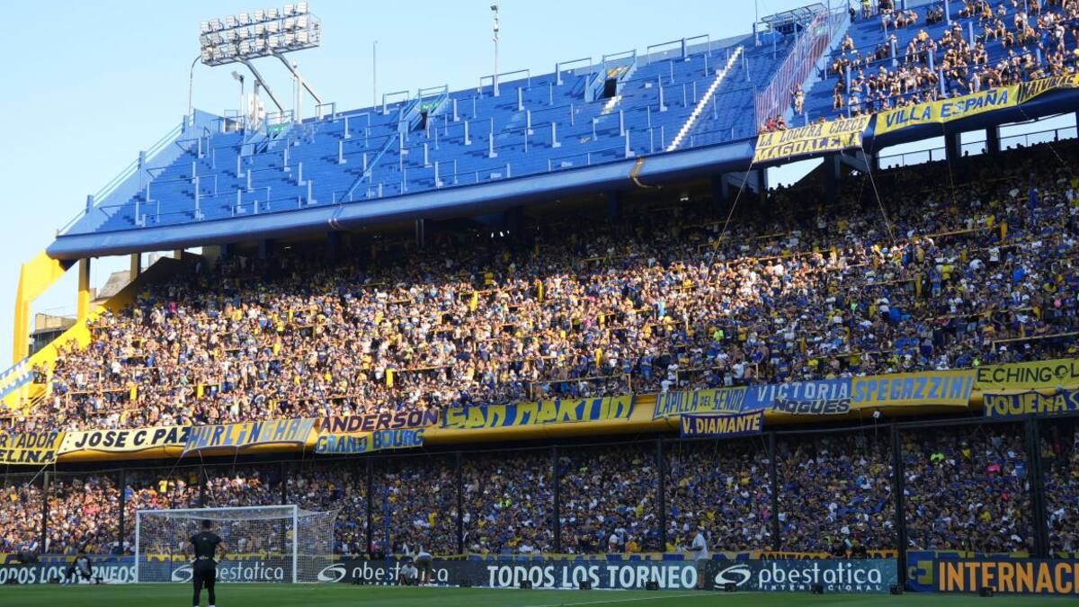 La tribuna clausurada de La Bombonera. Foto: NA.