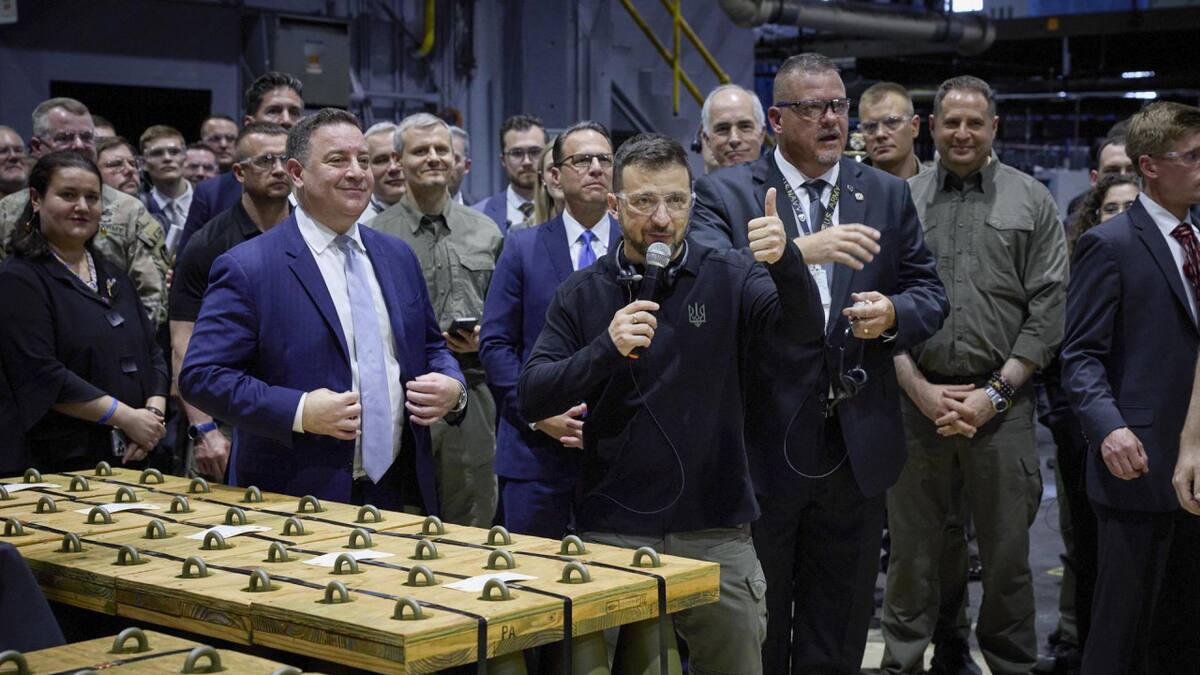La visita de Volodímir Zelenski a una fábrica de armas en Pennsylvania, Estados Unidos. Foto: EFE.