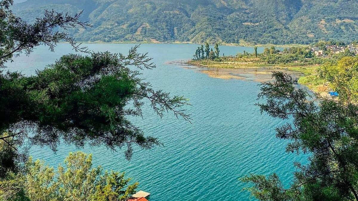Está en América Latina: dónde queda el lago más hermoso del mundo, un paraíso escondido que deslumbra