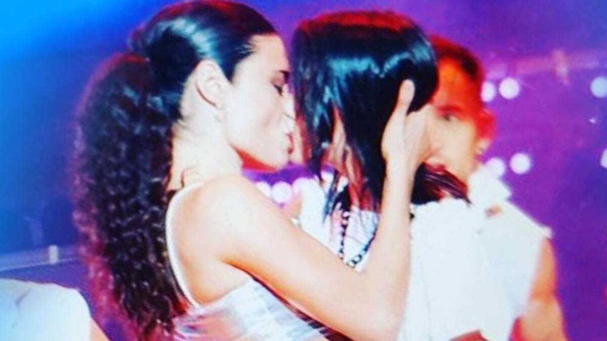 Lali Espósito - Beso con bailarina