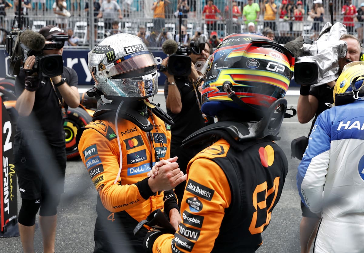Lando Norris y Oscar Piastri en el Gran Premio de Miami 2025. Foto: Reuters/Marco Bello.