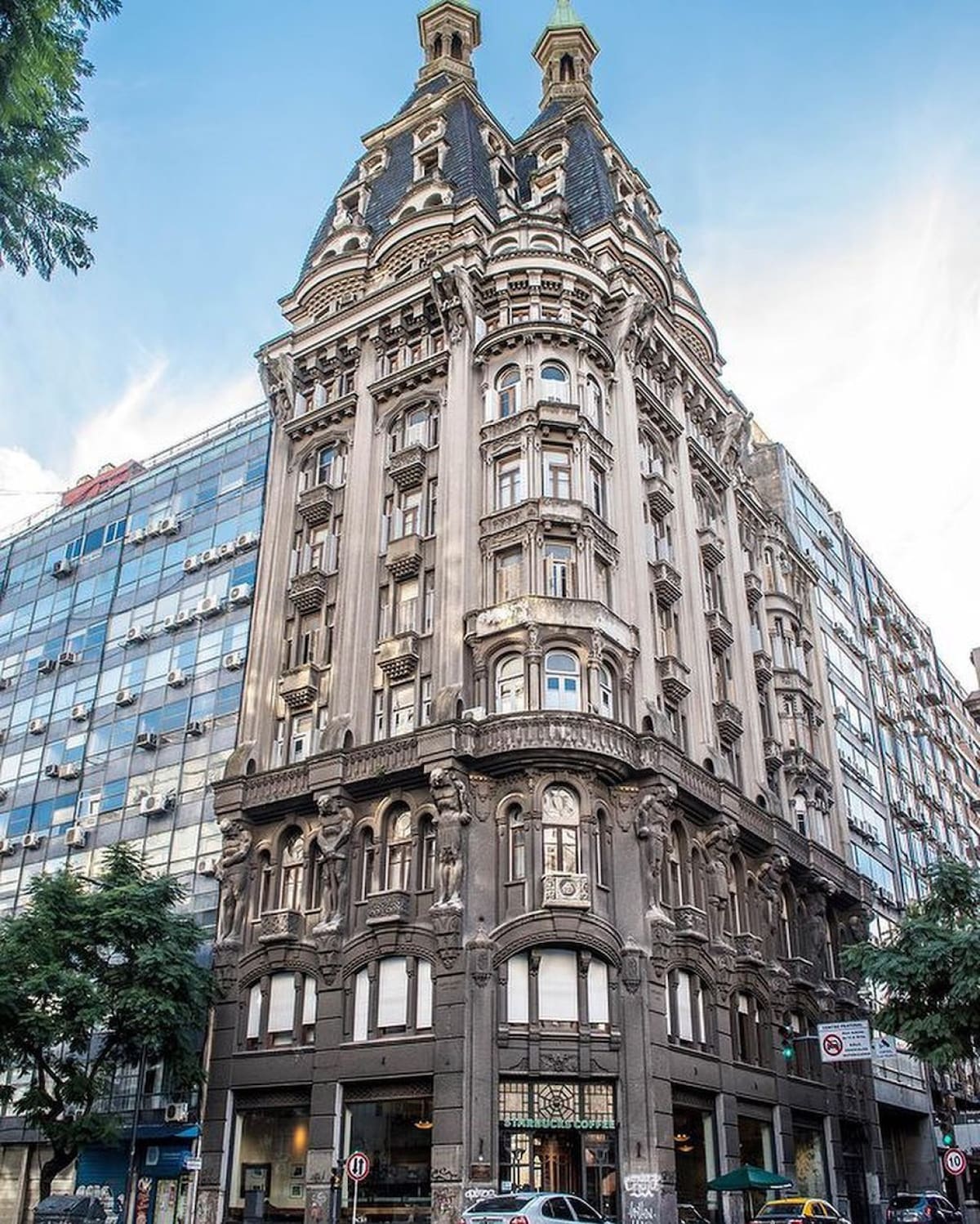Las esquinas más icónicas de CABA: Av. Belgrano y Perú. Foto Instagram @turistaenbuenosaires