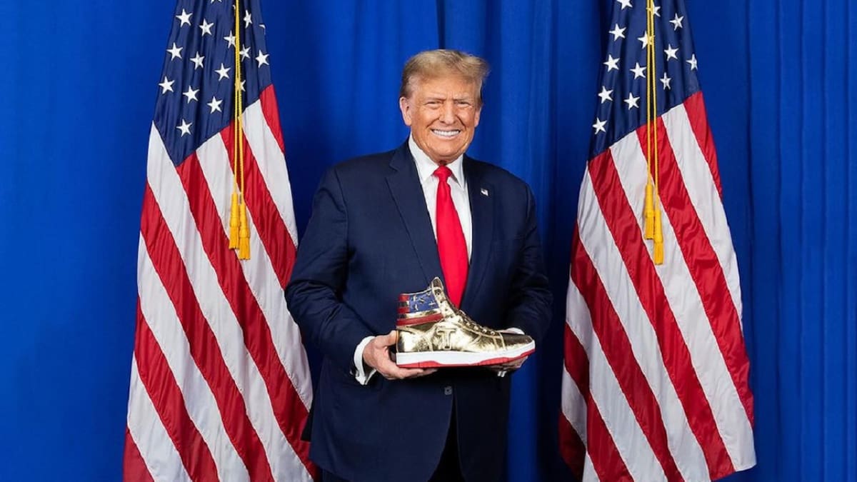 Las zapatillas de Donald Trump. Foto: Instagram @sneakercon