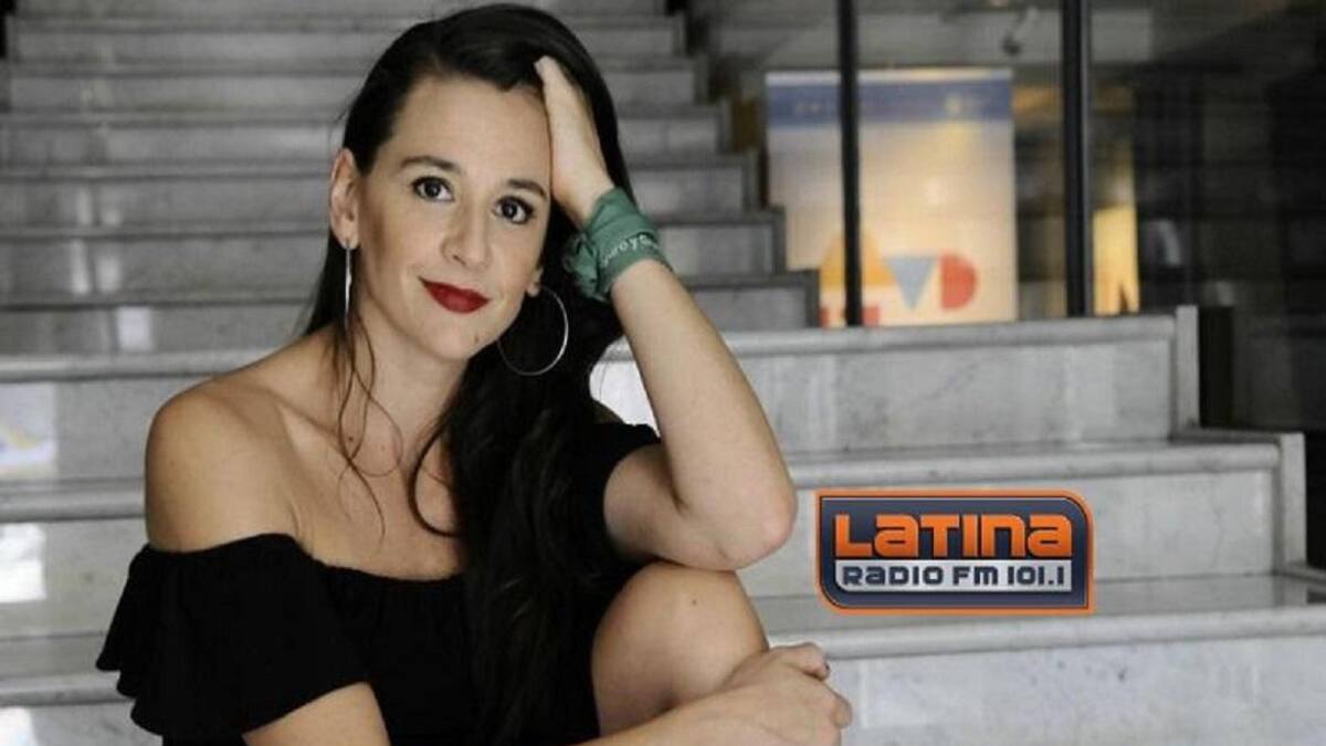 Laura Azcurra, teatro 1170 x 780, Toc Toc, Radio Latina