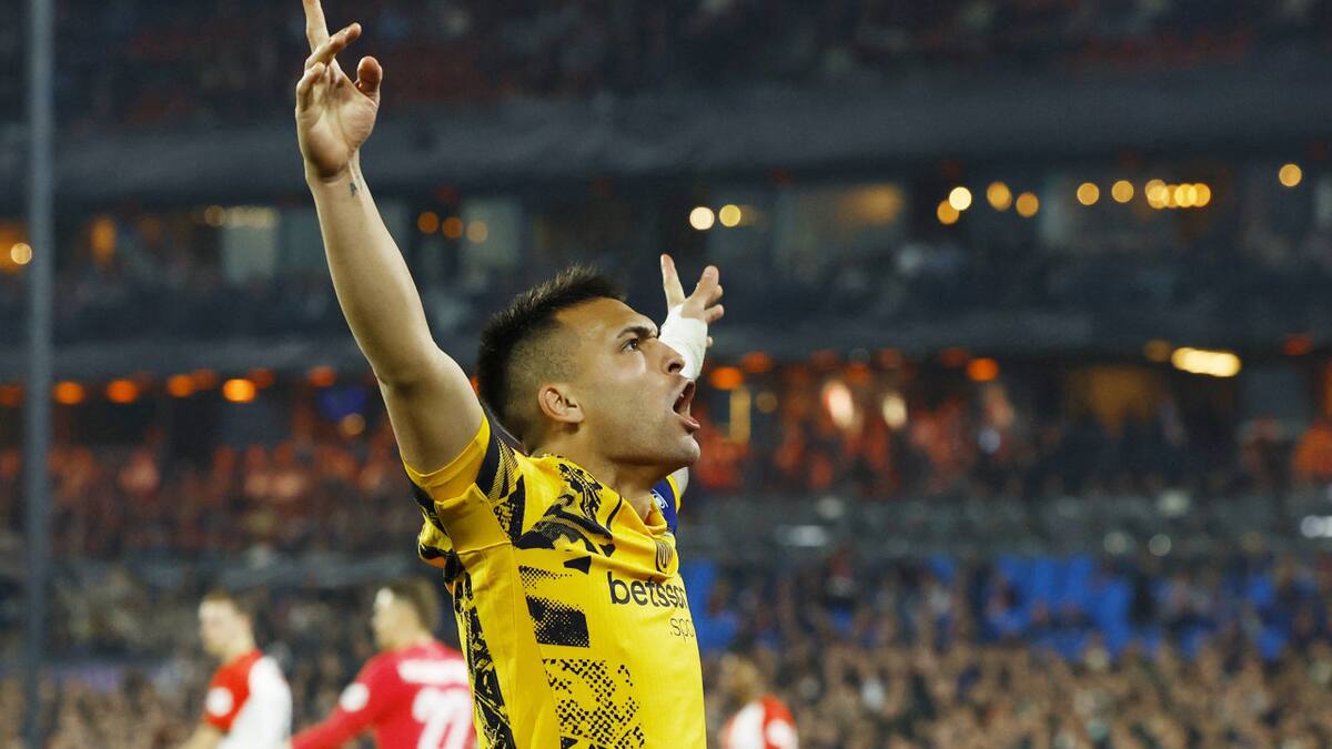 Lautaro Martínez metió el segundo gol del Inter en la victoria ante el Feyenoord. Foto: Reuters/Stephane Mahe