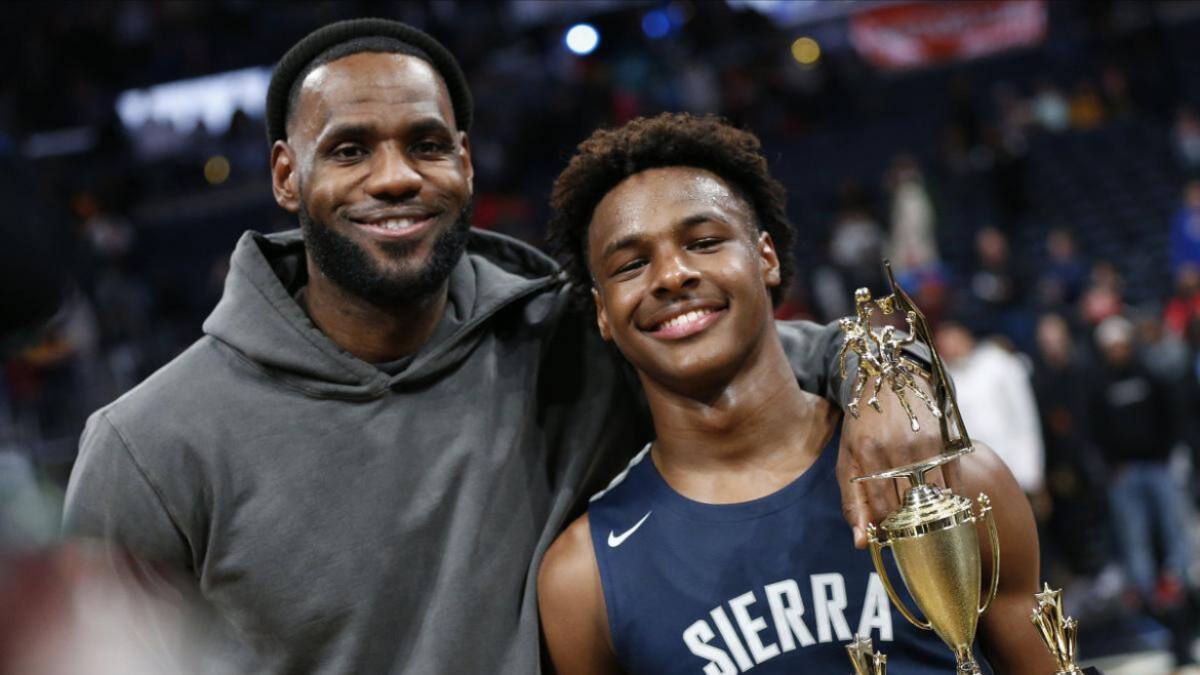 Lebron James y su hijo, Bronny James.