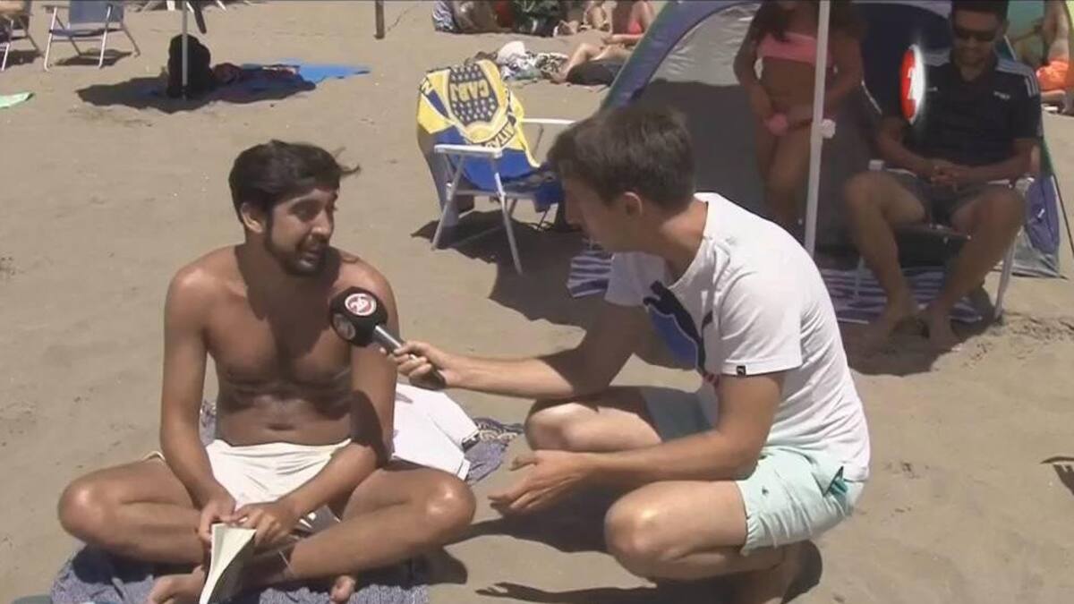 Lectura en la playa de Mar del Plata (Canal 26)