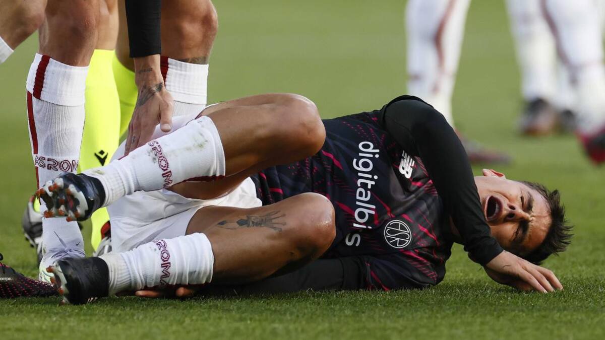 Lesión de Paulo Dybala en la Roma por Europa League. Foto: EFE.