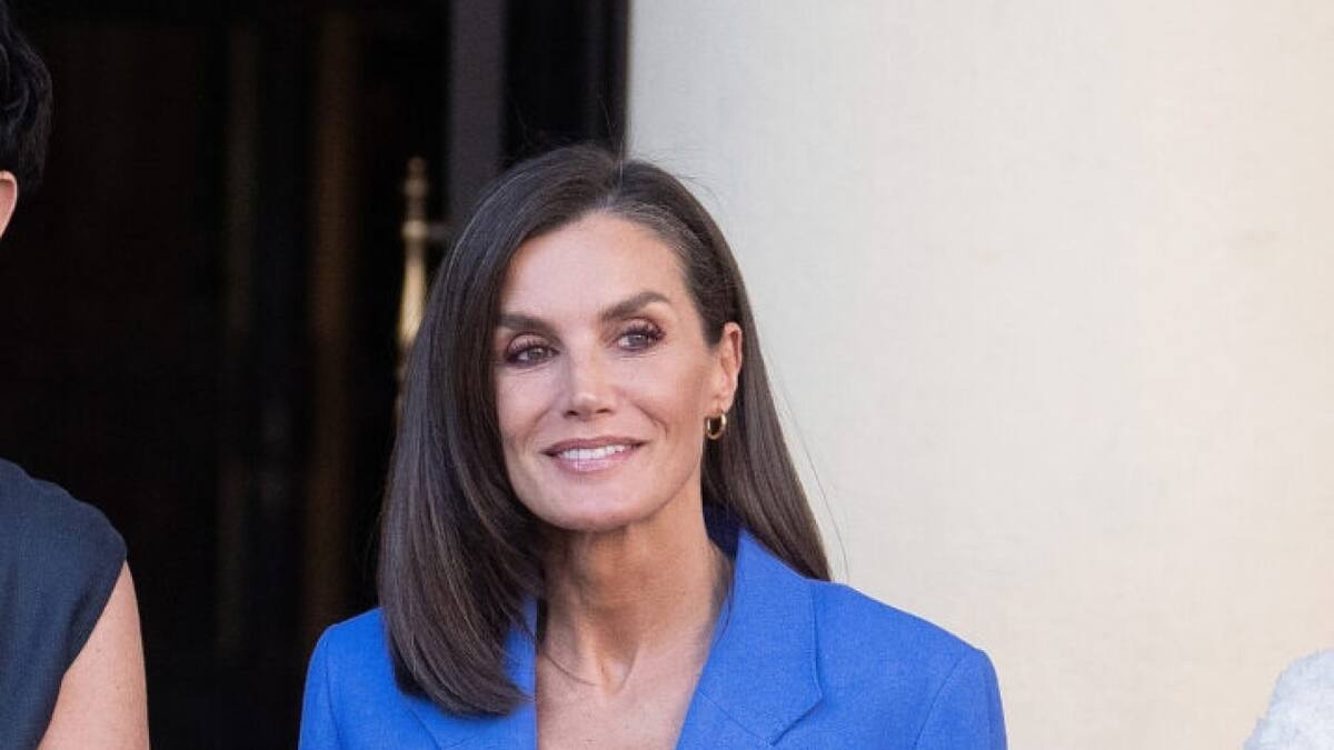 Estilo y tendencia: la reina Letizia se suma a la moda del traje sastre masculino