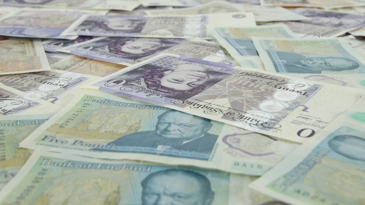 Ganar en libras esterlinas es posible: cómo trabajar remoto para el Reino Unido desde Argentina