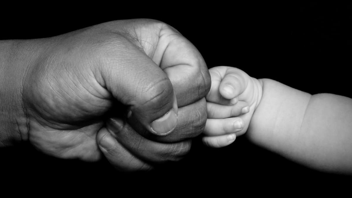 Licencia por paternidad padre e hijo